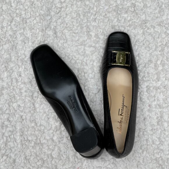 Salvatore Ferragamo “Rosalba” Black Croc Embossed Heels | Gold Vara Bow | Size 6 - Picture 4 of 6